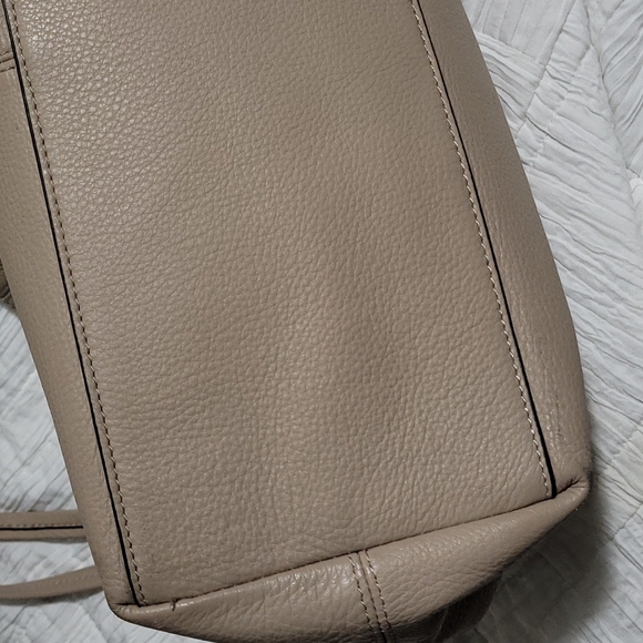 Vince  Camuto purse - Picture 10 of 13